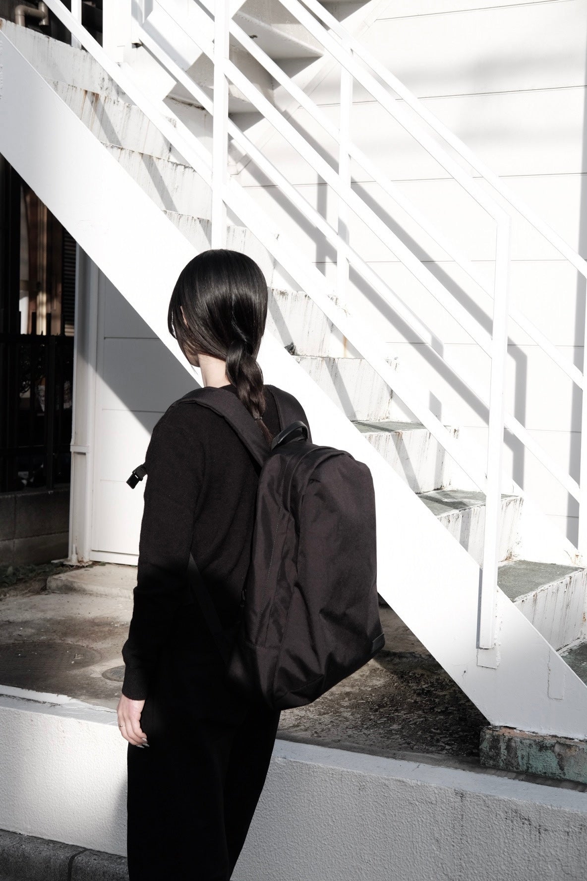 【美品】demody リュック・バックパック Classic Rucksack Black (Leather - Black) – DEMODY